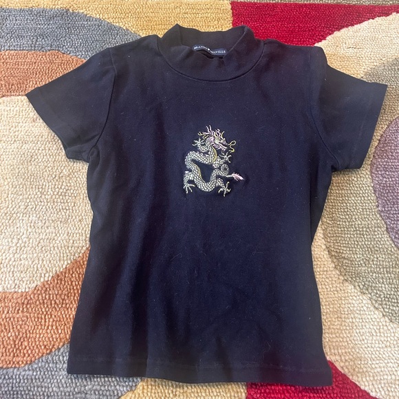 Brandy Melville Vintage Embroidered Dragon Baby Tee Turtleneck Crop Top One Size - Picture 1 of 4